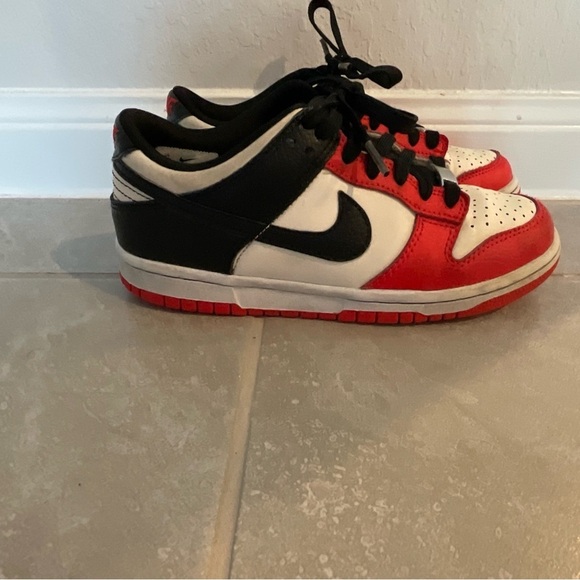 Nike Dunk Low Anniversary Chicago (GS) Kid size 4.5 sneakers - Picture 3 of 6